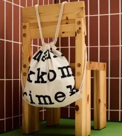Marimekkoロゴ　ノベルティ巾着ナップサック