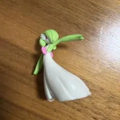 びっくらたまごDX ポケットモンスター　サーナイト　フィギュア