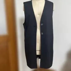 シャルレ　ブラック ベスト　ジレ