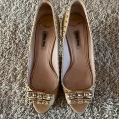 miumiuベージュパンプス381/2ヴィトンプラダヴァレンティノ