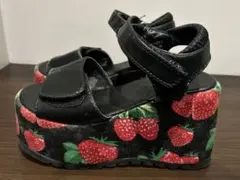 ヨースケ　yosuke いちご　厚底サンダル　ブラック