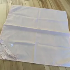淡いピンクの刺繍ハンカチ