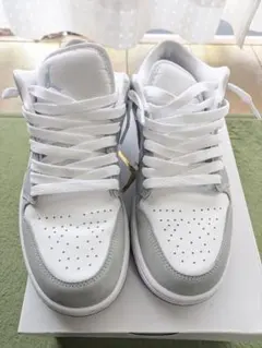Air Jordan1ウルフグレー スニーカー