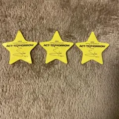 TXT ACT:TOMORROW サイン付き星 落下物 埼玉　スビン
