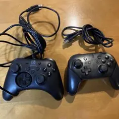 Nintendo Switch のプロコンとホリ製有線コントローラーです。