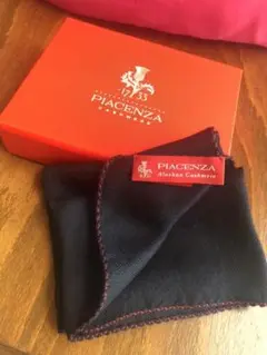 イタリアピアチェンツァ　カシミアポケットチーフ