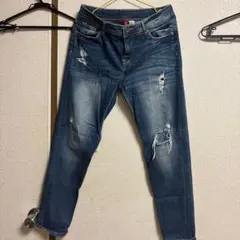 H&M ダメージデニムパンツのサムネイル