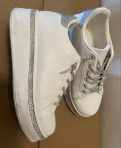 レディース　靴　スニーカー　白　ホワイト　キラキラ　ローヒール　厚底