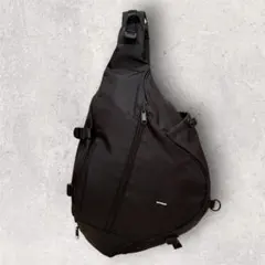 極美品　スリングバッグ　メッセンジャー ワンショルダー　大容量 ブラック