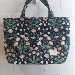 ハンドメイドトートバッグ ✲ シェイナのお花柄 ✲ ブラック