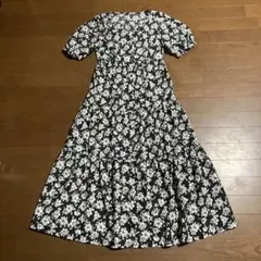 GU フラワーVネックティアードワンピース XSサイズ