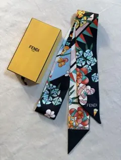 FENDI フラワー柄 シルクスカーフ 箱付き
