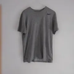 Nike グレー 半袖Tシャツ