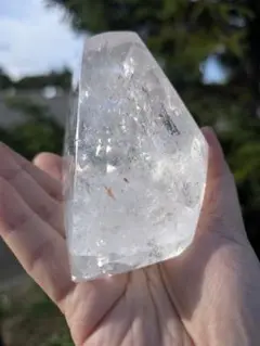 虹　大き目400g高透明 白水晶 クリスタル 原石 ポイントNO.173