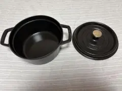 ストウブ STAUB ピコココットラウンド 22cm Luxe Round BK - メルカリ