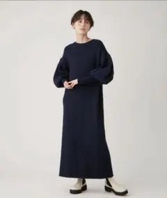 emmi ボリュームスリーブニットワンピース　ネイビー