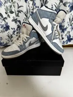 Nike AirJordan1 Mid SEホワイト/ハイパーロイヤル/レッド