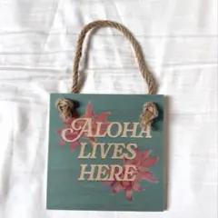 SoHa LIVING 木製サインボード ALOHA LIVES HEREのサムネイル