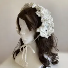 ハンドメイド　ホワイトラメ入り　ヘッドドレス　お花モチーフ