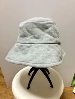 adidas アディダス☆グレー バケットハット 裏地が花柄