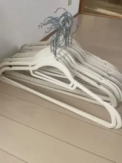 ホワイトベロアタッチ衣類ハンガー 45cm 24本セット