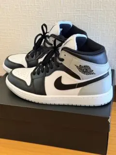 NIKE AIR JORDAN 1 MID 25.5cm 箱付き 美品のサムネイル