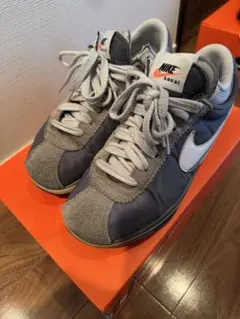 NIKE x sacai スニーカーのサムネイル