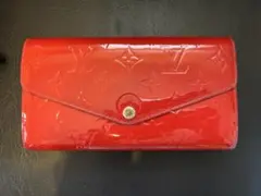 ルイ・ヴィトン 赤 エナメル 長財布