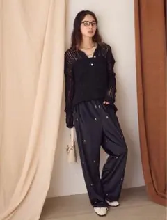 子花刺繍リラックスベロアパンツ ベロアパンツ ストレートパンツ 黒 ESICA