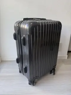 中型スーツケース