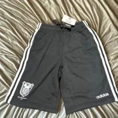 adidas サイドストライプ ショートパンツ Sサイズ