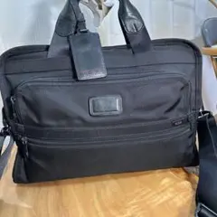 TUMI ビジネスバッグ ブラック メンズのサムネイル
