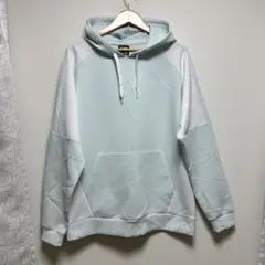 美品　YONEX フード付きパーカー XLサイズ