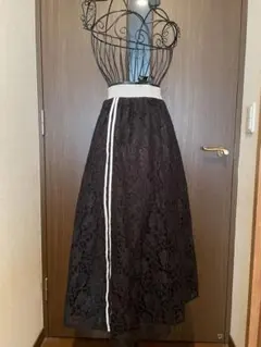 美品　ELENCARE DUE レース ロングスカート ブラック サイドラインのサムネイル
