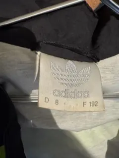 adidas ナイロンジャケット ブラック/マルチカラー