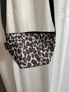 Item thumbnail for item 9bbfbf24-294f-4849-ab13-8d05635ed04d