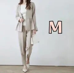 【ベージュ】 ペプラム パンツスーツ セットアップ フリル M 卒業式 入学式