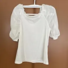 ホワイトリブ編みパフスリーブTシャツ