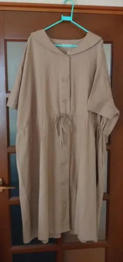 【新品】セーラー衿ベージュロングワンピース