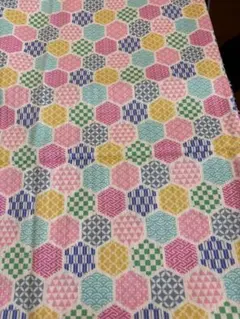 六角形模様の綿生地