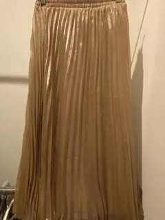 ベージュ