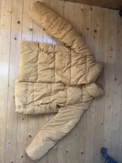 ベージュ ダウンジャケット キルティング