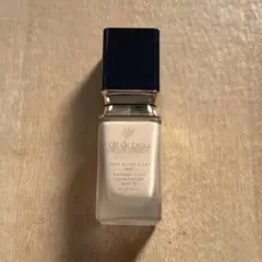 クレ・ド・ポー ボーテ　タンフリュイドエクラ マット オークル10 35mL