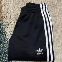 adidas トラックパンツ