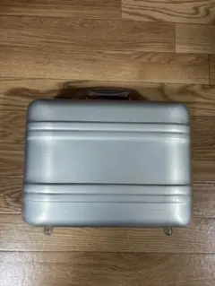 ぽ*吉様 【希少】ゼロハリバートン CIRCA 1938 限定復刻モデル ぽ*吉様 【希少】ゼロハリバートン CIRCA 1938 限定復刻モデル - メルカリ