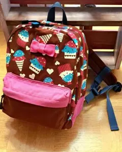 アイスクリーム＆カップケーキ柄☆リュック　チェストベルトつき　1回使用　訳あり