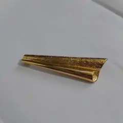 ブローチ