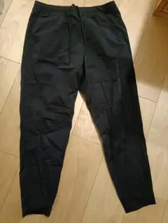 ユニクロ　ウルトラストレッチアクティブジョガー パンツ　L 黒