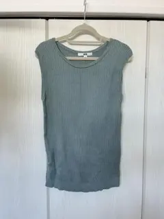 UNIQLO リブタンクトップ