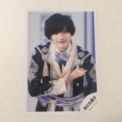 即購入⭕️ なにわ男子 道枝駿佑 Amazon.co.jp: なにわ男子 公式 生 写真（道枝駿佑）J01084